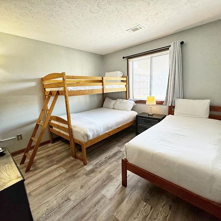 Spacious Modern Condo - 1St Floor - One Block To The Beach Myrtle Beach Bagian luar foto