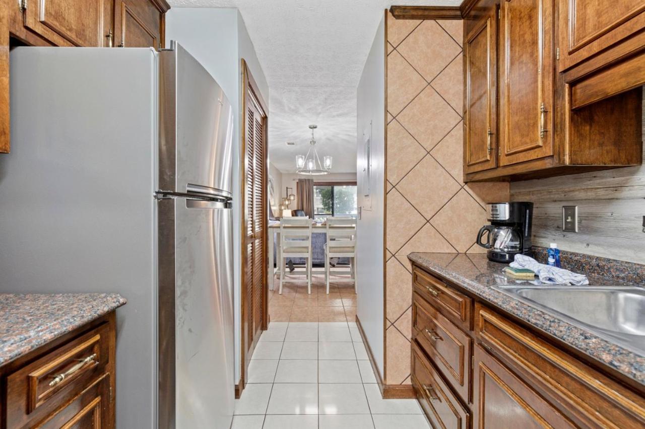 Spacious Modern Condo - 1St Floor - One Block To The Beach Myrtle Beach Bagian luar foto